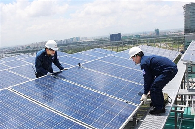 Ngành điện TP.HCM muốn đẩy mạnh sản xuất điện mặt trời Nganh dien TP.HCM muon day manh san xuat dien mat troi