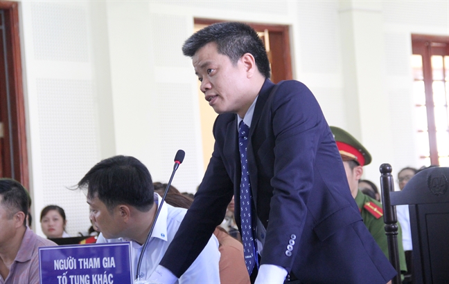 ‘Hot girl’ ngân hàng Eximbank cùng hàng loạt cán bộ, nhân viên hầu tòa ‘Hot girl’ ngan hang Eximbank cung hang loat can bo, nhan vien hau toa