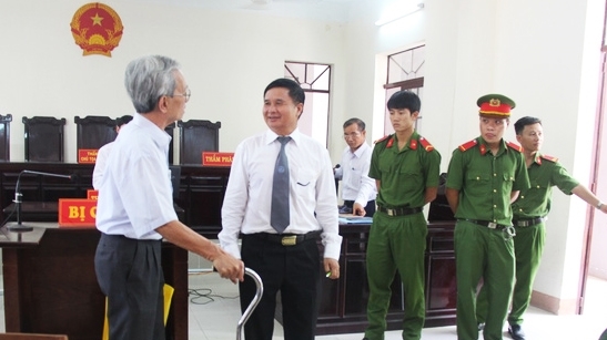 Kháng nghị hủy án đối với Nguyễn Khắc Thủy, tạm đình chỉ chủ tọa tòa phúc thẩm Khang nghi huy an doi voi Nguyen Khac Thuy, tam dinh chi chu toa toa phuc tham