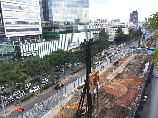 Đường sắt đô thị: 10 năm vẫn ì ạch, ngổn ngang Duong sat do thi: 10 nam van i ach, ngon ngang