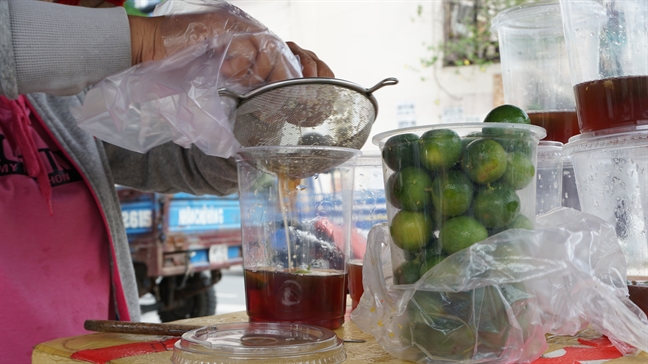 Kiếm tiền triệu mỗi ngày từ bán ly trà tắc 'khổng lồ' Kiem tien trieu moi ngay tu ban ly tra tac 'khong lo'