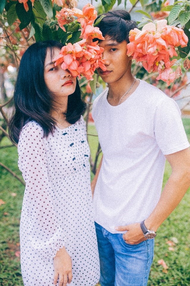 'Chị ơi, em thích chị!' 'Chi oi, em thich chi!'
