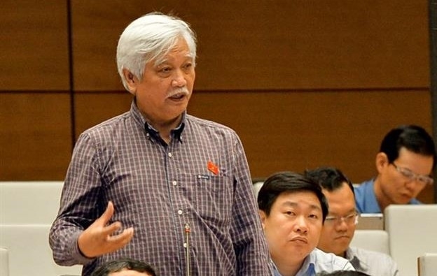 ĐB Dương Trung Quốc: 'Cán bộ thường chỉ có xuống là xuống hẳn, không lên được' DB Duong Trung Quoc: 'Can bo thuong chi co xuong la xuong han, khong len duoc'
