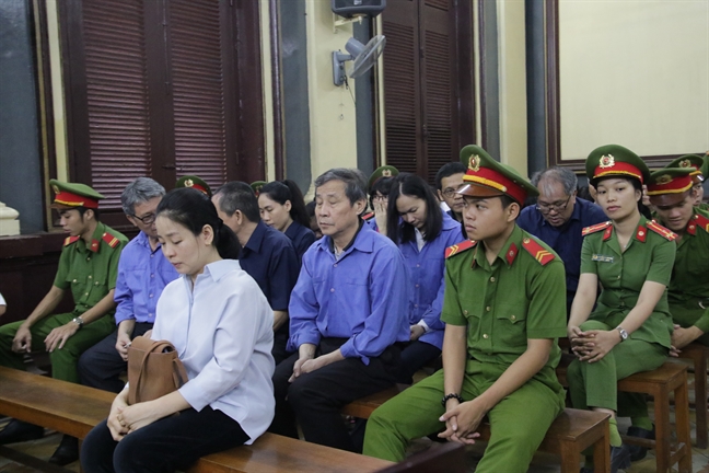 Đề nghị mức án 30 năm tù đối với đại gia Hứa Thị Phấn De nghi muc an 30 nam tu doi voi dai gia Hua Thi Phan