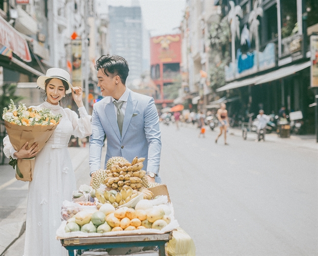 Nàng tiểu thư danh giá phải lòng chàng trai bán hoa quả và duyên phận đẹp như phim Nang tieu thu danh gia phai long chang trai ban hoa qua va duyen phan dep nhu phim