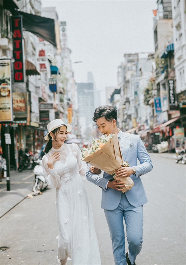Nàng tiểu thư danh giá phải lòng chàng trai bán hoa quả và duyên phận đẹp như phim Nang tieu thu danh gia phai long chang trai ban hoa qua va duyen phan dep nhu phim