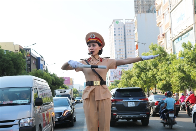 Bình dị gương sáng phụ nữ ngành công an Binh di guong sang phu nu nganh cong an