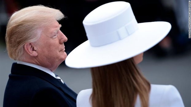Truyền thông Mỹ đặt câu hỏi về sự vắng mặt 19 ngày của Melania Trump Truyen thong My dat cau hoi ve su vang mat 19 ngay cua Melania Trump
