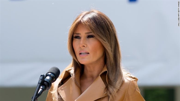 Truyền thông Mỹ đặt câu hỏi về sự vắng mặt 19 ngày của Melania Trump Truyen thong My dat cau hoi ve su vang mat 19 ngay cua Melania Trump