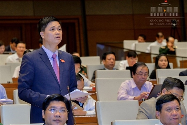 Quy định pháp luật trên trời, cuộc đời ở dưới đất! Quy dinh phap luat tren troi, cuoc doi o duoi dat!