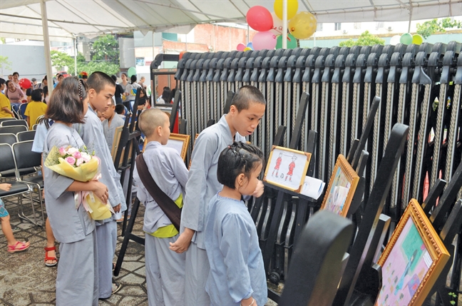 Nhóm lên ngọn lửa ấm Nhom len ngon lua am