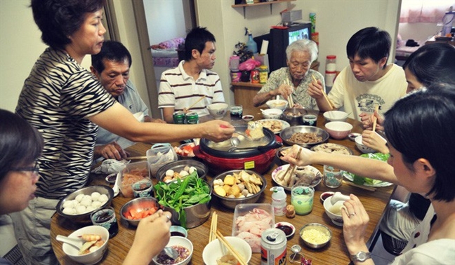 Vừa cưới xong bố mẹ chồng tin tưởng giao hẳn sổ lương hưu đi nhận, hóa ra... Vua cuoi xong bo me chong tin tuong giao han so luong huu di nhan, hoa ra...