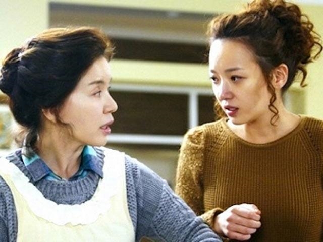 Vừa cưới xong bố mẹ chồng tin tưởng giao hẳn sổ lương hưu đi nhận, hóa ra... Vua cuoi xong bo me chong tin tuong giao han so luong huu di nhan, hoa ra...