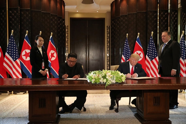 Cử chỉ bất ngờ của Tổng thống Trump dành cho lãnh đạo Triều Tiên Cu chi bat ngo cua Tong thong Trump danh cho lanh dao Trieu Tien