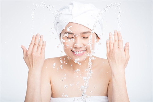 Thói quen không ngờ khiến da bị sẹo sau khi trị mụn Thoi quen khong ngo khien da bi seo sau khi tri mun