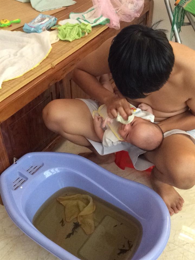Cô gái Bắc đi chơi Đà Nẵng, gặp 'phi công' kém 5 tuổi: 'Em yêu chị mất rồi!' Co gai Bac di choi Da Nang, gap 'phi cong' kem 5 tuoi: 'Em yeu chi mat roi!'