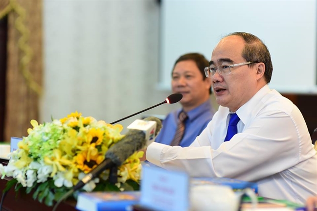 Nhà báo không được dễ dãi, tùy tiện khi viết Nha bao khong duoc de dai, tuy tien khi viet