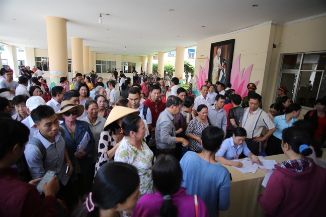 Bí thư Nguyễn Thiện Nhân: Nếu nhà ở ngoài ranh giới thì các hộ ở Thủ Thiêm không phải di dời Bi thu Nguyen Thien Nhan: Neu nha o ngoai ranh gioi thi cac ho o Thu Thiem khong phai di doi