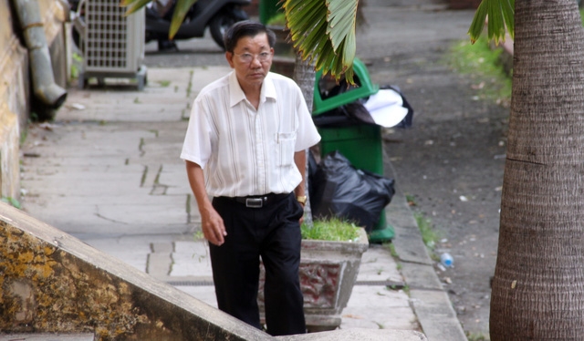 Nguyên phó thống đốc Ngân hàng Nhà nước Đặng Thanh Bình hầu tòa Nguyen pho thong doc Ngan hang Nha nuoc Dang Thanh Binh hau toa