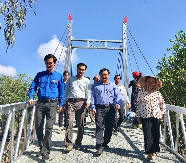 Tân Hiệp Phát tiếp tục khánh thành cầu Dr Thanh – Vườn Chim cho người dân Giá Rai (Bạc Liêu) Tan Hiep Phat tiep tuc khanh thanh cau Dr Thanh – Vuon Chim cho nguoi dan Gia Rai (Bac Lieu)