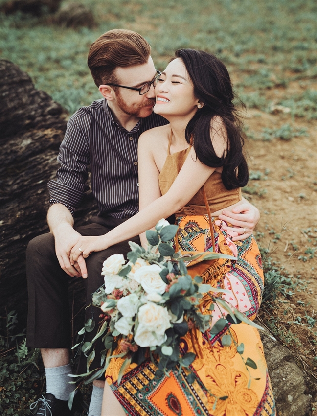'Anh sẽ làm bất cứ điều gì em muốn vì anh biết điều đó làm em vui' 'Anh se lam bat cu dieu gi em muon vi anh biet dieu do lam em vui'