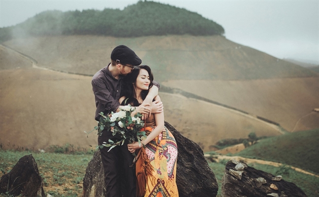 'Anh sẽ làm bất cứ điều gì em muốn vì anh biết điều đó làm em vui' 'Anh se lam bat cu dieu gi em muon vi anh biet dieu do lam em vui'