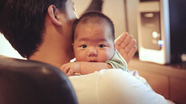 Bị chồng nghi ngờ ngoại tình, người vợ lén đi xét nhiệm ADN cho con rồi đòi ly hôn Bi chong nghi ngo ngoai tinh, nguoi vo len di xet nhiem ADN cho con roi doi ly hon