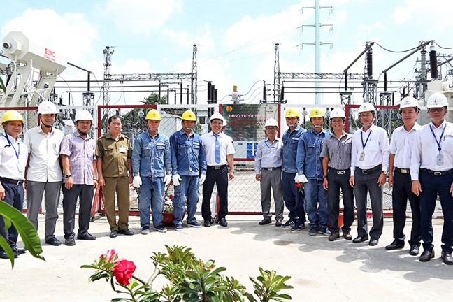 Thay hai máy biến thế cho trạm biến áp 110kV Tân Hiệp Thay hai may bien the cho tram bien ap 110kV Tan Hiep