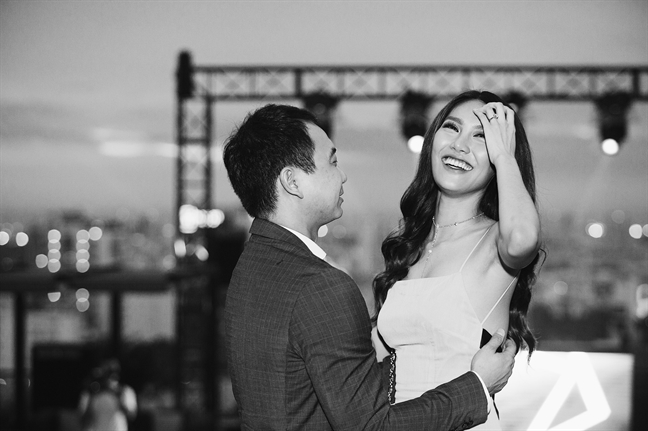 Sau màn cầu hôn lãng mạn, Lan Khuê khẳng định theo chồng nhưng không ‘bỏ cuộc chơi' Sau man cau hon lang man, Lan Khue khang dinh theo chong nhung khong ‘bo cuoc choi'