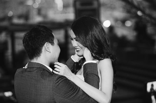 Sau màn cầu hôn lãng mạn, Lan Khuê khẳng định theo chồng nhưng không ‘bỏ cuộc chơi' Sau man cau hon lang man, Lan Khue khang dinh theo chong nhung khong ‘bo cuoc choi'