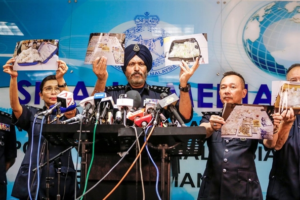 Kho báu khổng lồ của cựu Thủ tướng Malaysia nói lên điều gì? Kho bau khong lo cua cuu Thu tuong Malaysia noi len dieu gi?