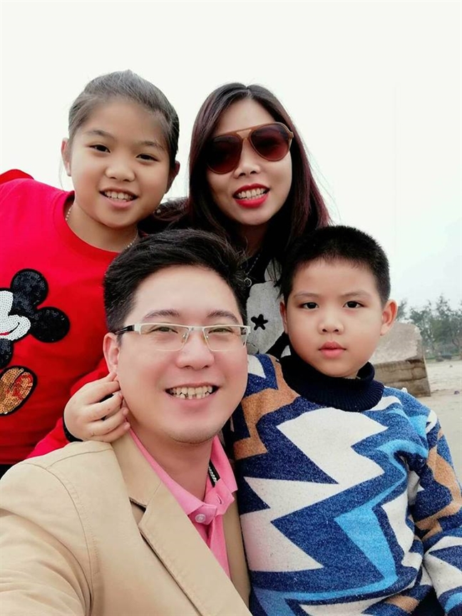 Hơn trăm lá thư tay hệt như thời 'ông bà anh' của đôi vợ chồng yêu xa Hon tram la thu tay het nhu thoi 'ong ba anh' cua doi vo chong yeu xa