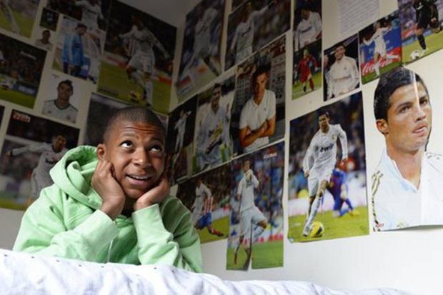 Kylian Mbappe: Viên ngọc hiếm hoi 'hạ bệ' thần tượng và khước từ mọi cám dỗ Kylian Mbappe: Vien ngoc hiem hoi 'ha be' than tuong va khuoc tu moi cam do