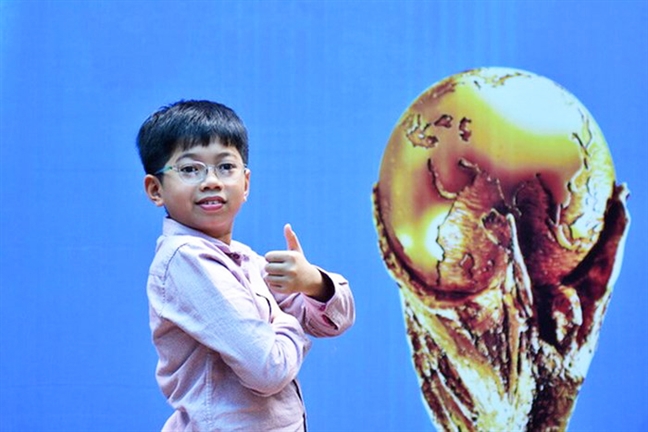 Những đứa trẻ dệt mơ ước từ khoảnh khắc kỳ diệu trên sân bóng Nhung dua tre det mo uoc tu khoanh khac ky dieu tren san bong