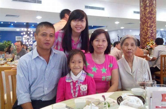 Trên giường bệnh, bé gái 12 tuổi khẽ nháy mắt đồng ý hiến giác mạc khi qua đời Tren giuong benh, be gai 12 tuoi khe nhay mat dong y hien giac mac khi qua doi
