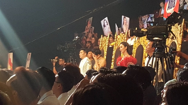 Thí sinh Trần Mỹ Ngọc đăng quang Quán quân 'Duyên dáng boléro 2018' Thi sinh Tran My Ngoc dang quang Quan quan 'Duyen dang bolero 2018'