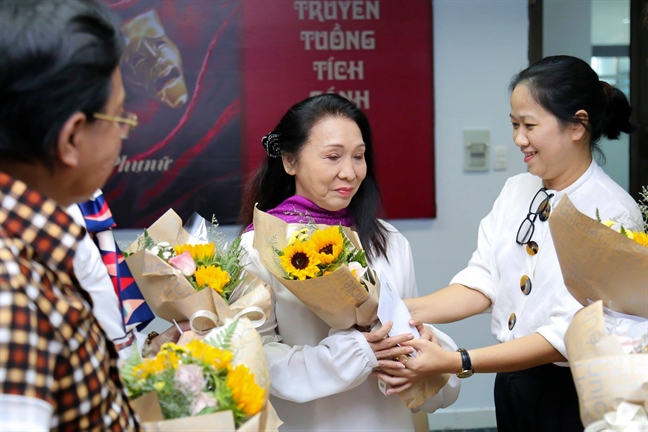 Gặp gỡ thế hệ nghệ sĩ vàng của sân khấu cải lương Gap go the he nghe si vang cua san khau cai luong