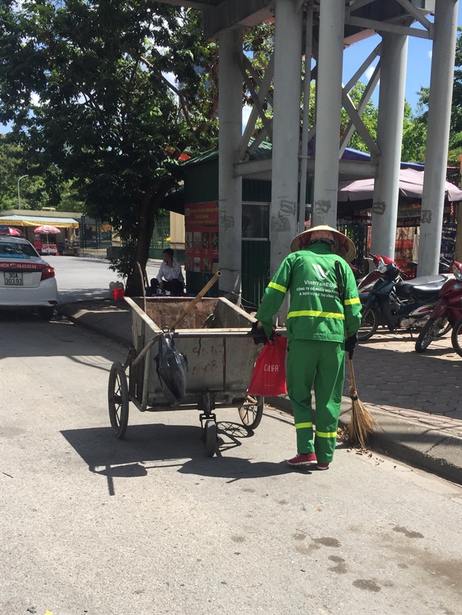 Những phụ nữ mưu sinh dưới cái nắng kỷ lục Nhung phu nu muu sinh duoi cai nang ky luc