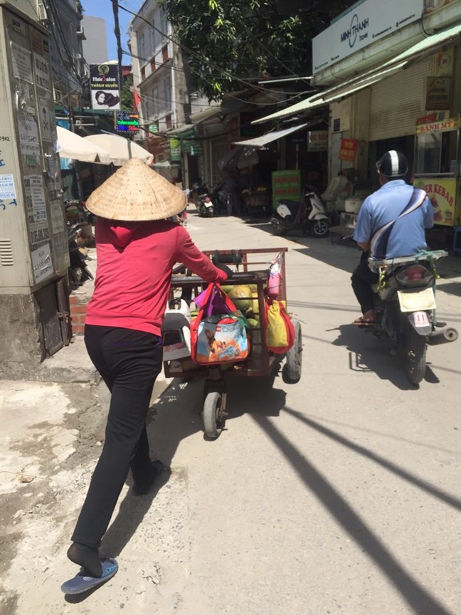 Những phụ nữ mưu sinh dưới cái nắng kỷ lục Nhung phu nu muu sinh duoi cai nang ky luc