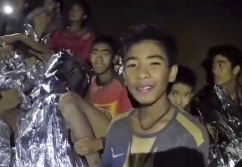 Niềm tin và ý chí của HLV Ekapol đã cứu sống cả đội bóng Thái Lan Niem tin va y chi cua HLV Ekapol da cuu song ca doi bong Thai Lan
