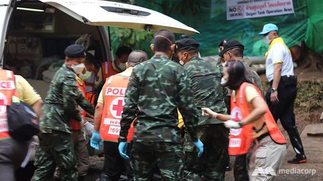 Đưa 7 thành viên đội bóng Thái Lan ra ngoài, hoàn thành giải cứu nhóm thứ hai Dua 7 thanh vien doi bong Thai Lan ra ngoai, hoan thanh giai cuu nhom thu hai