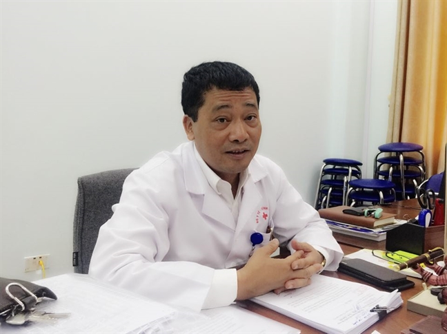 Bài 2: Phó Giám đốc Bệnh viện K khẳng định dùng lượng lớn nano vàng dễ tắc ruột, ngộ độc Bai 2: Pho Giam doc Benh vien K khang dinh dung luong lon nano vang de tac ruot, ngo doc