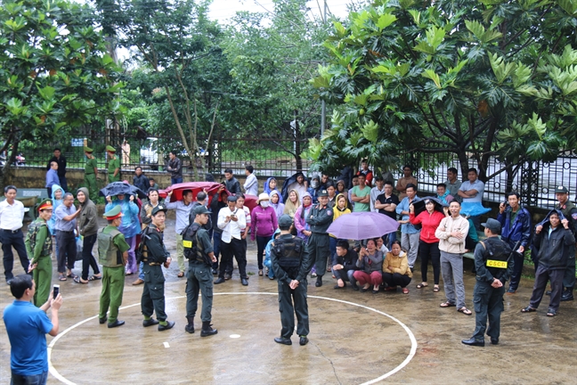 Giữ nguyên mức án tử hình đối với bị cáo Đặng Văn Hiến Giu nguyen muc an tu hinh doi voi bi cao Dang Van Hien