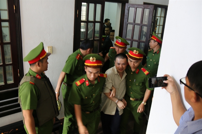 Giữ nguyên mức án tử hình đối với bị cáo Đặng Văn Hiến Giu nguyen muc an tu hinh doi voi bi cao Dang Van Hien