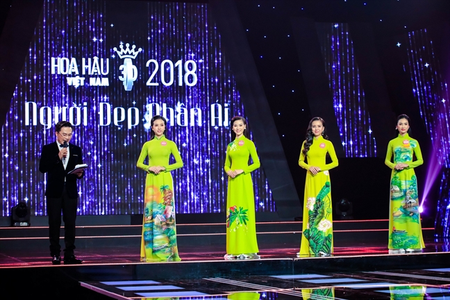 Cô bé 7 tuổi khiến các 'người đẹp nhân ái' không thể cầm lòng Co be 7 tuoi khien cac 'nguoi dep nhan ai' khong the cam long