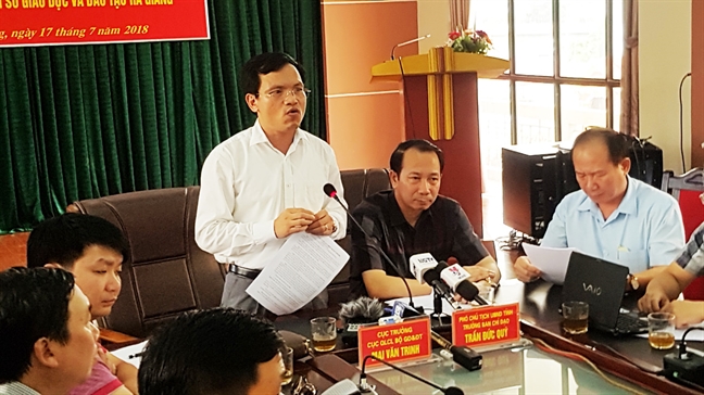 Vụ nâng khống điểm thi ở Hà Giang: Phó phòng khảo thí lợi dụng quy trình lỏng lẻo? Vu nang khong diem thi o Ha Giang: Pho phong khao thi loi dung quy trinh long leo?