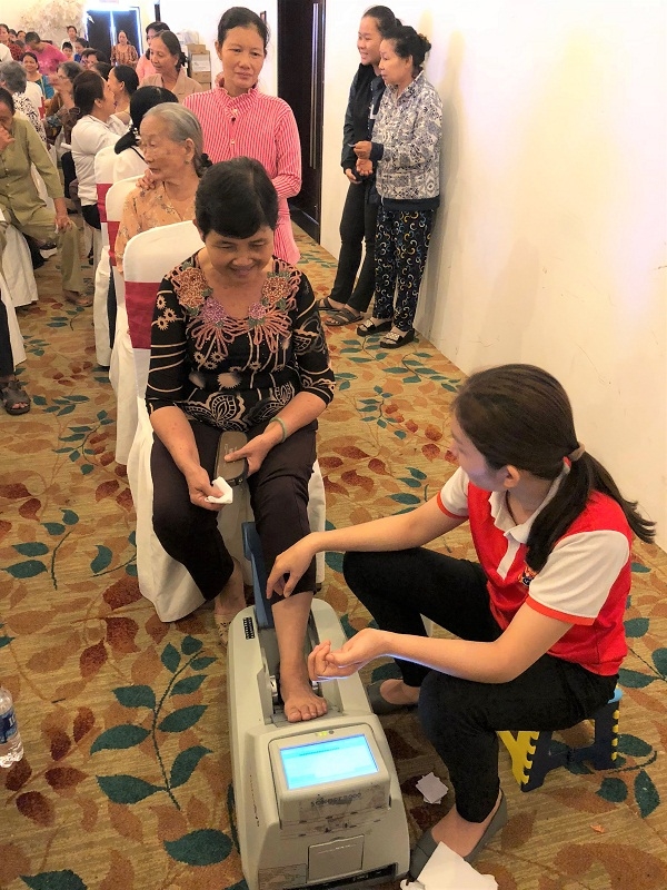 550.000 người cao tuổi trên cả nước tham gia các chương trình chăm sóc sức khỏe của Vinamilk 550.000 nguoi cao tuoi tren ca nuoc tham gia cac chuong trinh cham soc suc khoe cua Vinamilk