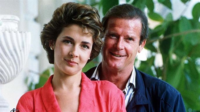 Con gái tài tử Roger Moore 007 kể về quãng đời tuyệt đẹp bên người cha huyền thoại Con gai tai tu Roger Moore 007 ke ve quang doi tuyet dep ben nguoi cha huyen thoai