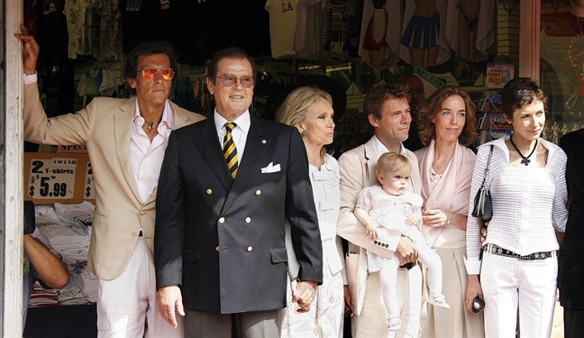 Con gái tài tử Roger Moore 007 kể về quãng đời tuyệt đẹp bên người cha huyền thoại Con gai tai tu Roger Moore 007 ke ve quang doi tuyet dep ben nguoi cha huyen thoai