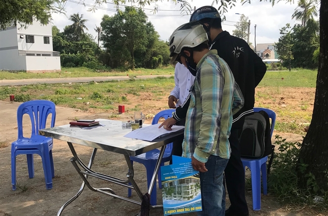 Thanh khoản kém, giá bất động sản vẫn trên trời Thanh khoan kem, gia bat dong san van tren troi